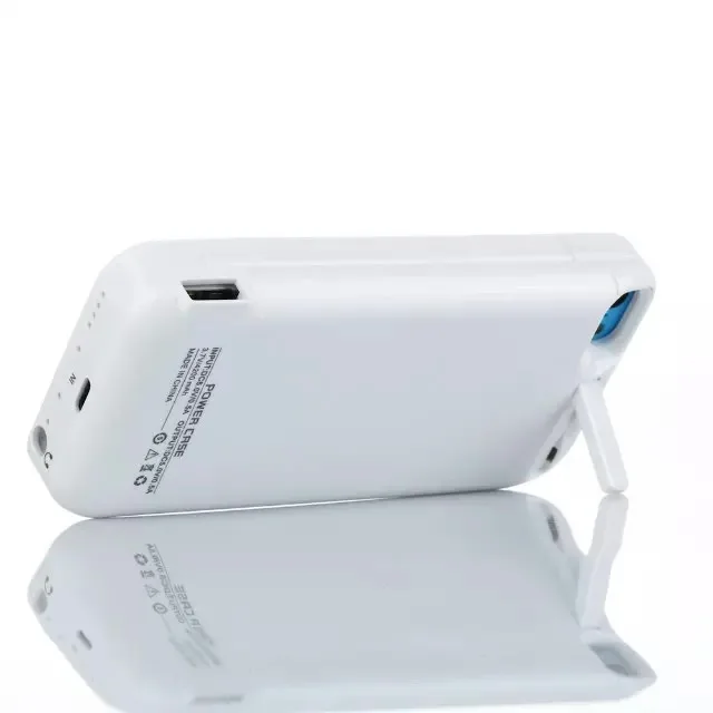 Чехол аккумулятор для iPhone 5/5C/5s/SE с подставкой в белом цвете фото 3
