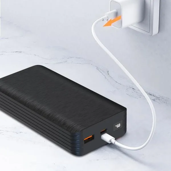Універсальна мобільна батарея XO-PR144-20000mAh Black (XO-PR144B/29195) — фото 4