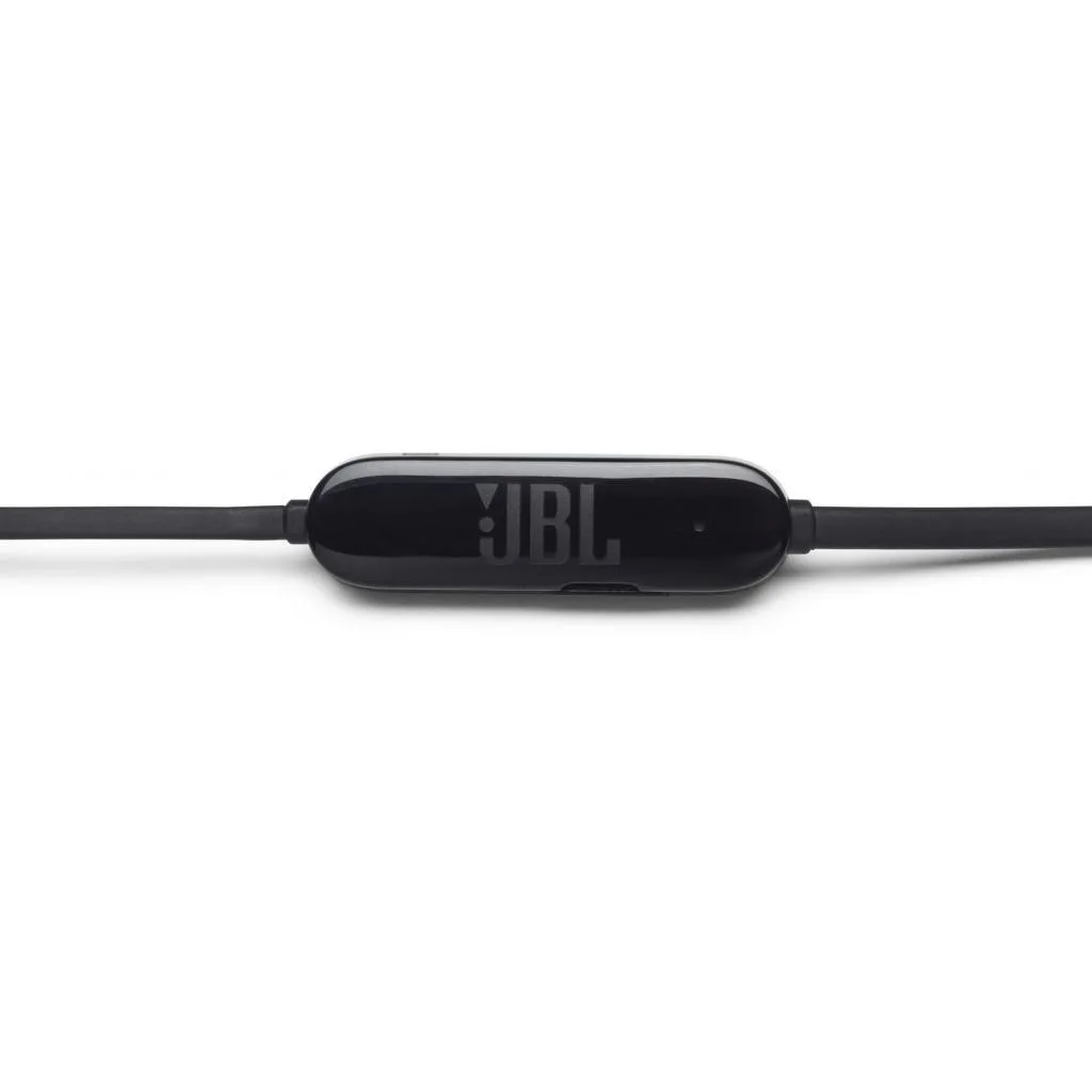 Наушники JBL Tune 125BT, блок на кабеле с логотипом JBL и микрофоном крупным планом