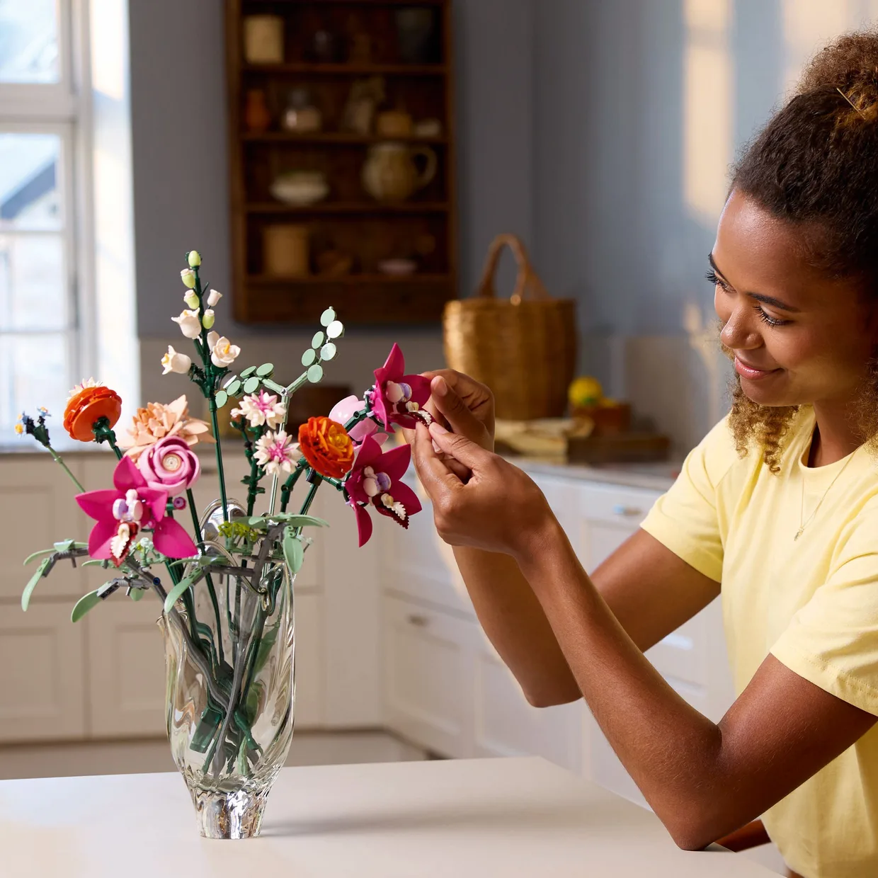 Конструктор LEGO Botanicals Милый розовый букет цветов (10342) — фото 4