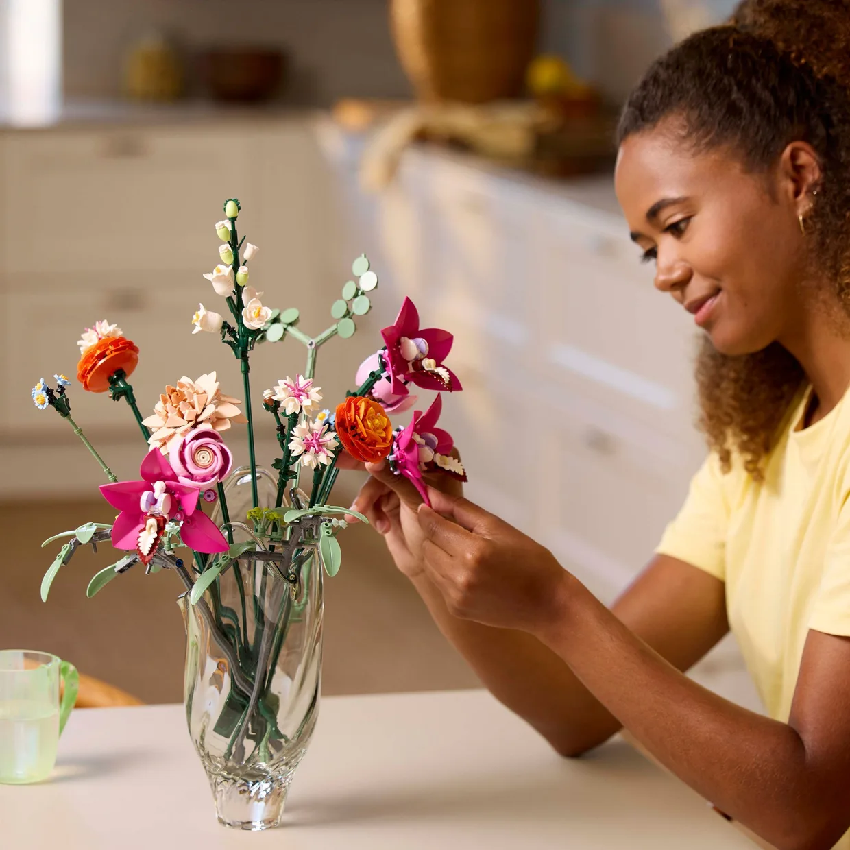 Конструктор LEGO Botanicals Милый розовый букет цветов (10342) — фото 5