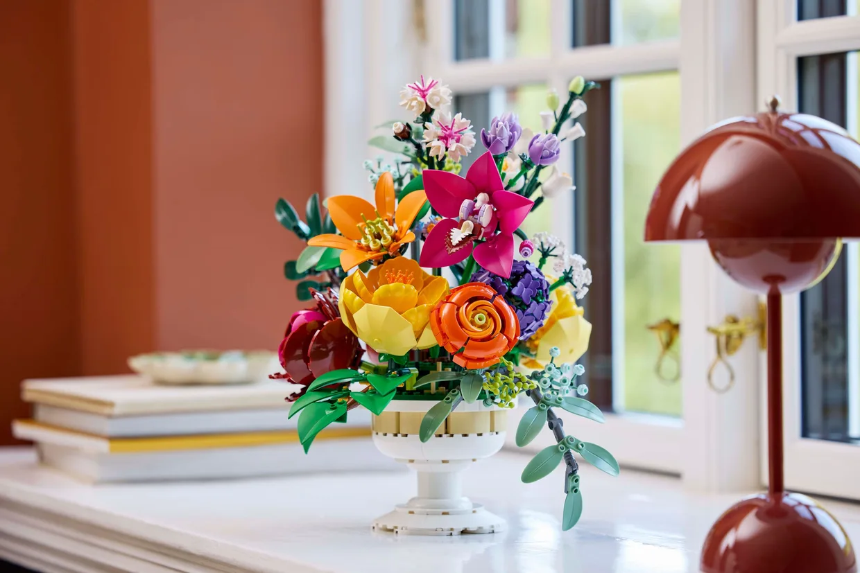 Конструктор LEGO Botanicals Милый розовый букет цветов (10342) — фото 6