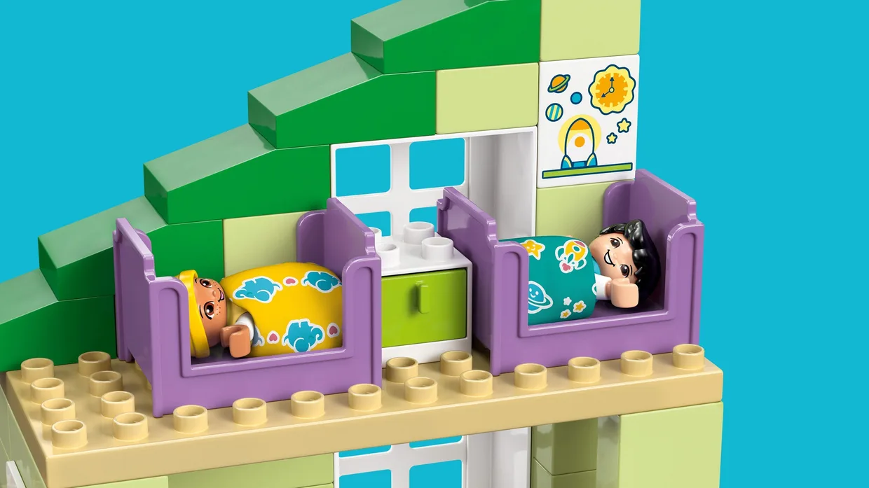 Конструктор LEGO DUPLO Современный семейный дом 3 в 1 с фигурками (10470) — фото 5