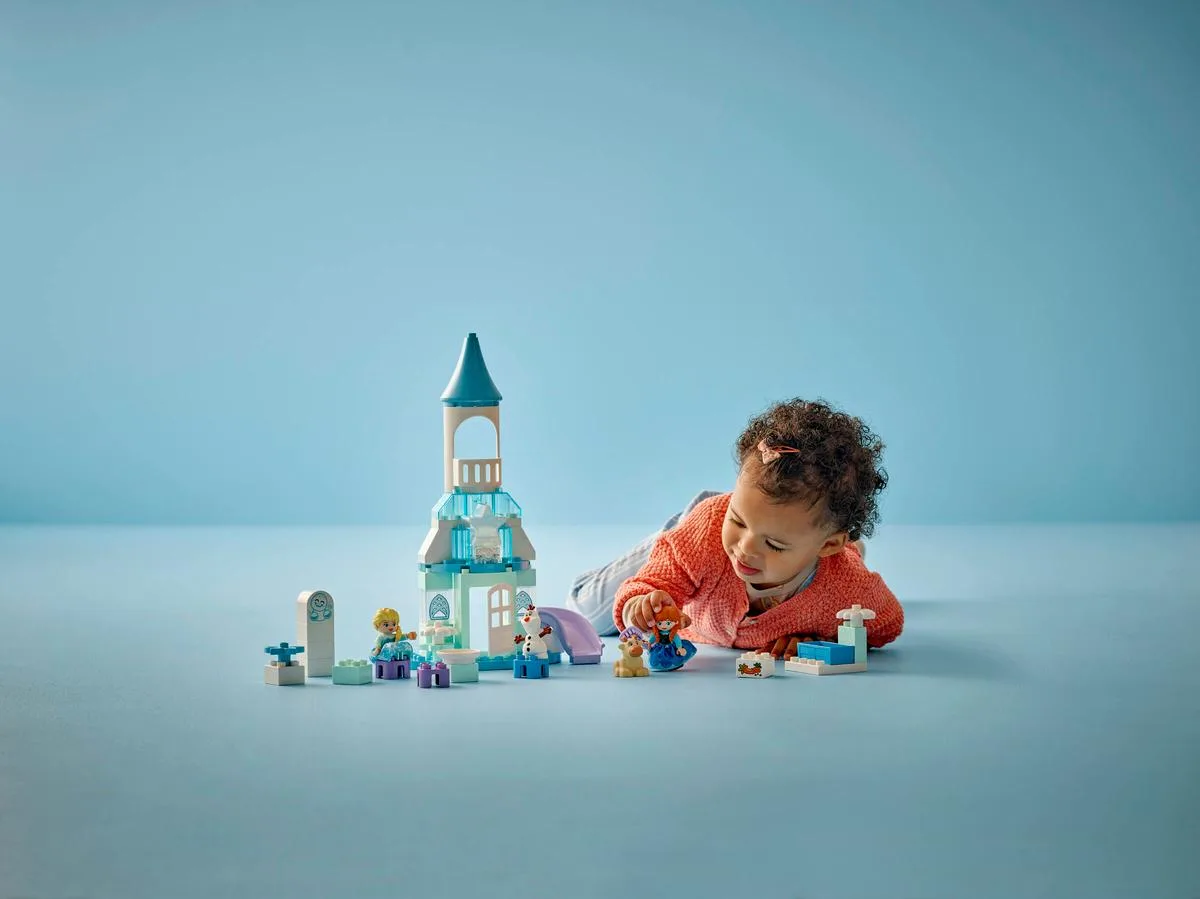 Конструктор LEGO DUPLO Disney Вечеринка в ледяном дворце Эльзы и Анны (10455)