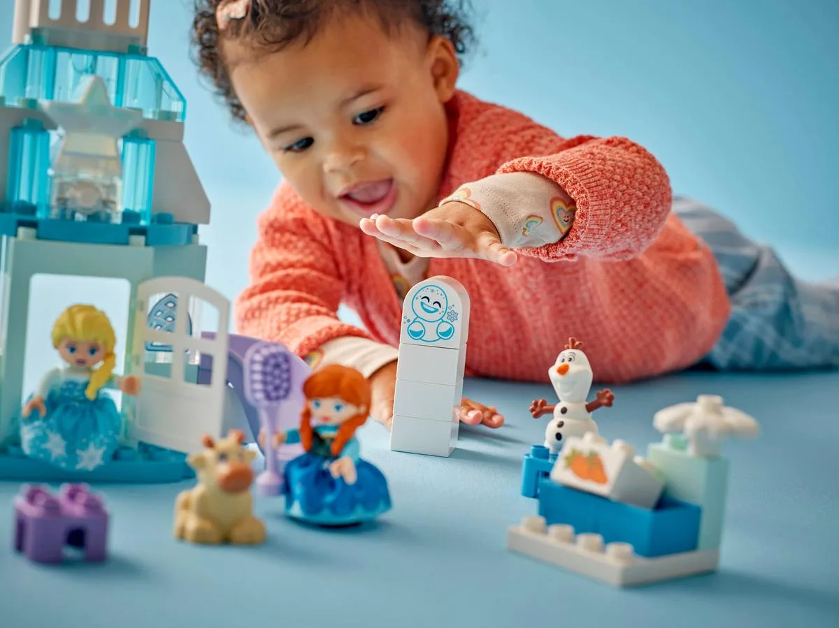 Конструктор LEGO DUPLO Disney Вечеринка в ледяном дворце Эльзы и Анны (10455) — фото 5