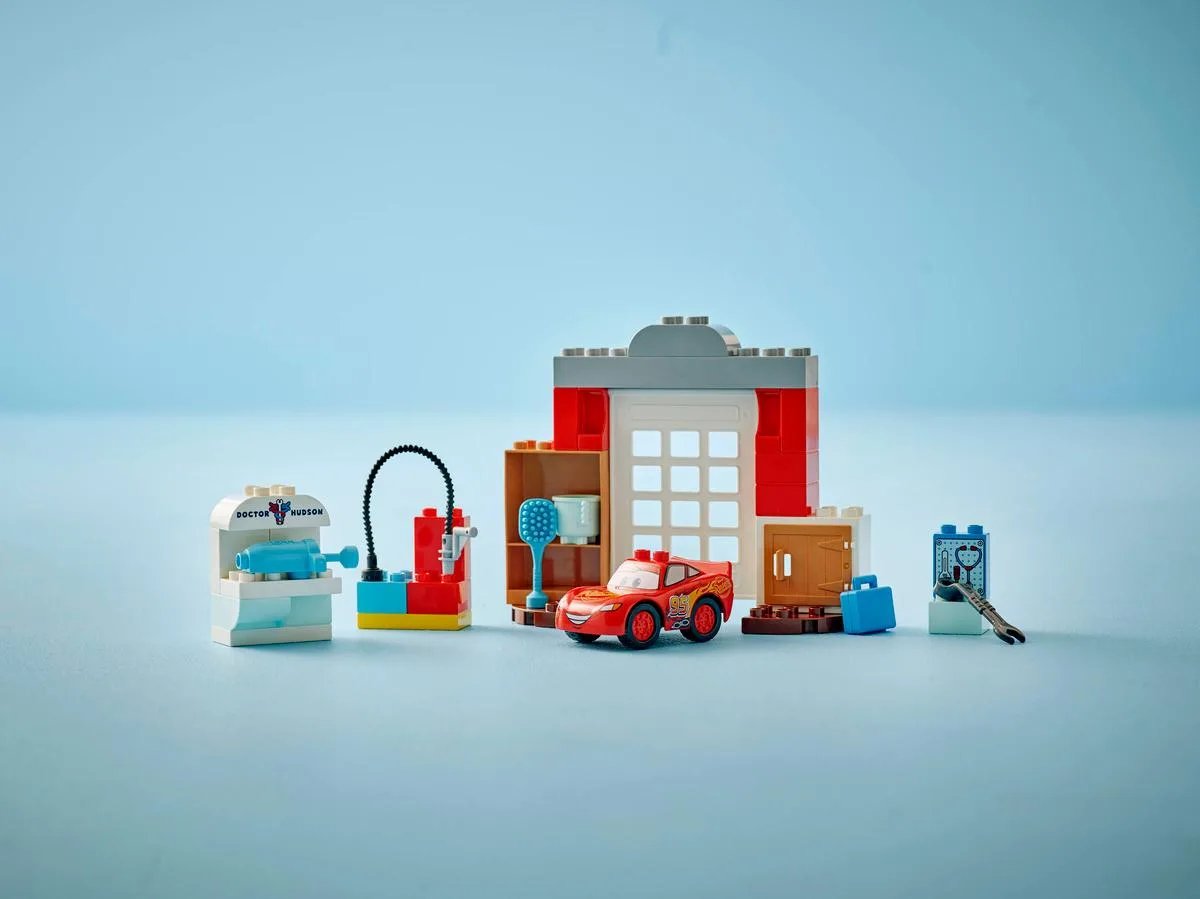 Конструктор LEGO DUPLO Disney Візит МакКвіна в гараж Дока (10456) — фото 4