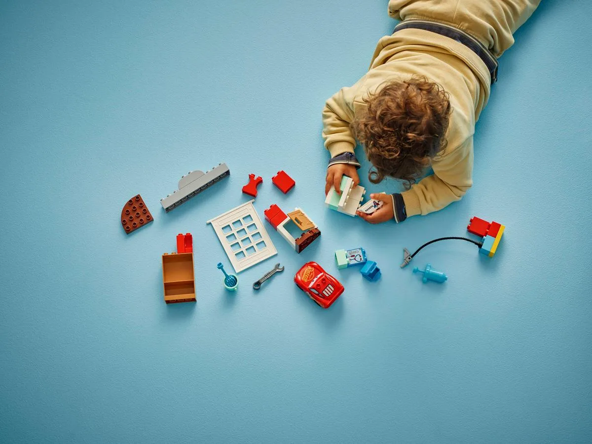 Конструктор LEGO DUPLO Disney Візит МакКвіна в гараж Дока (10456) — фото 7