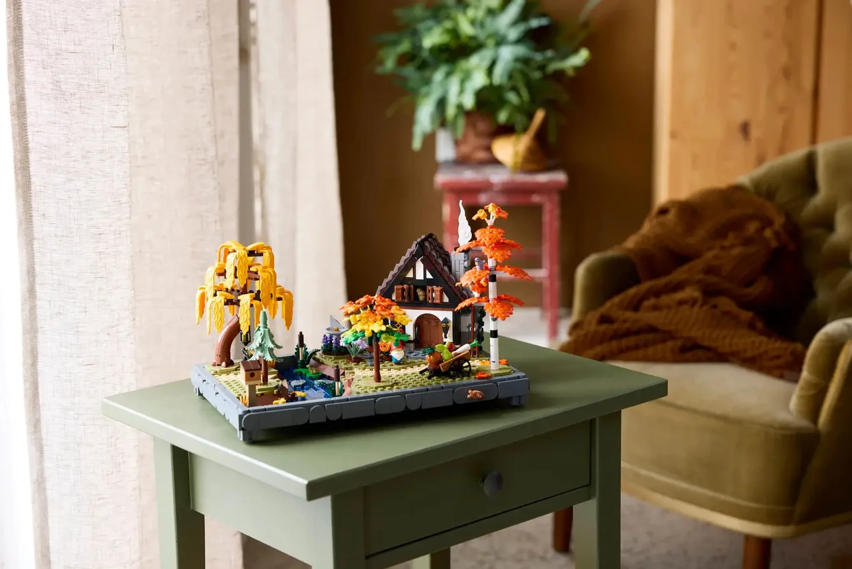 Конструктор LEGO Icons Осенний сад у коттеджа (11372) — фото 9