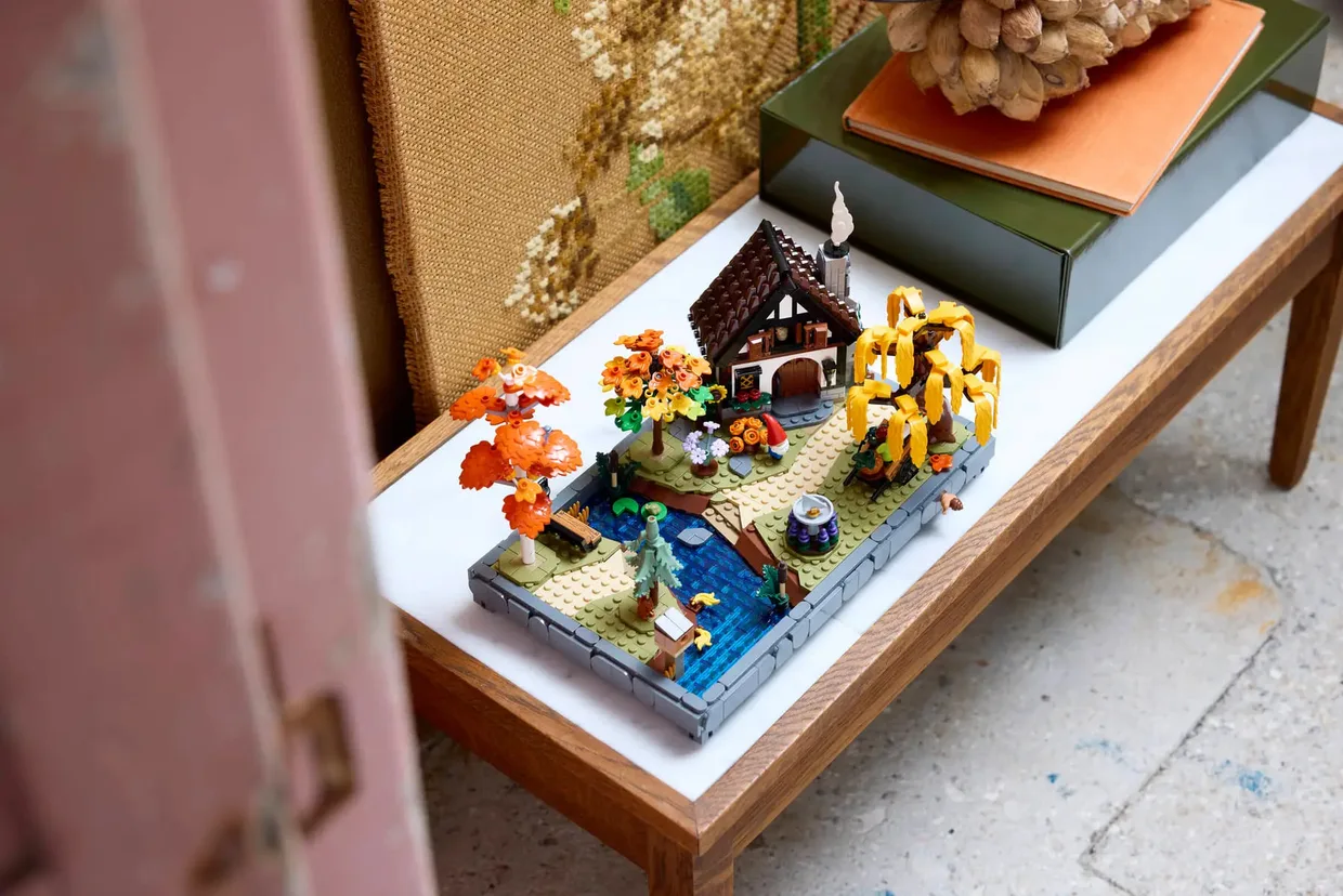 Конструктор LEGO Icons Осенний сад у коттеджа (11372) — фото 10