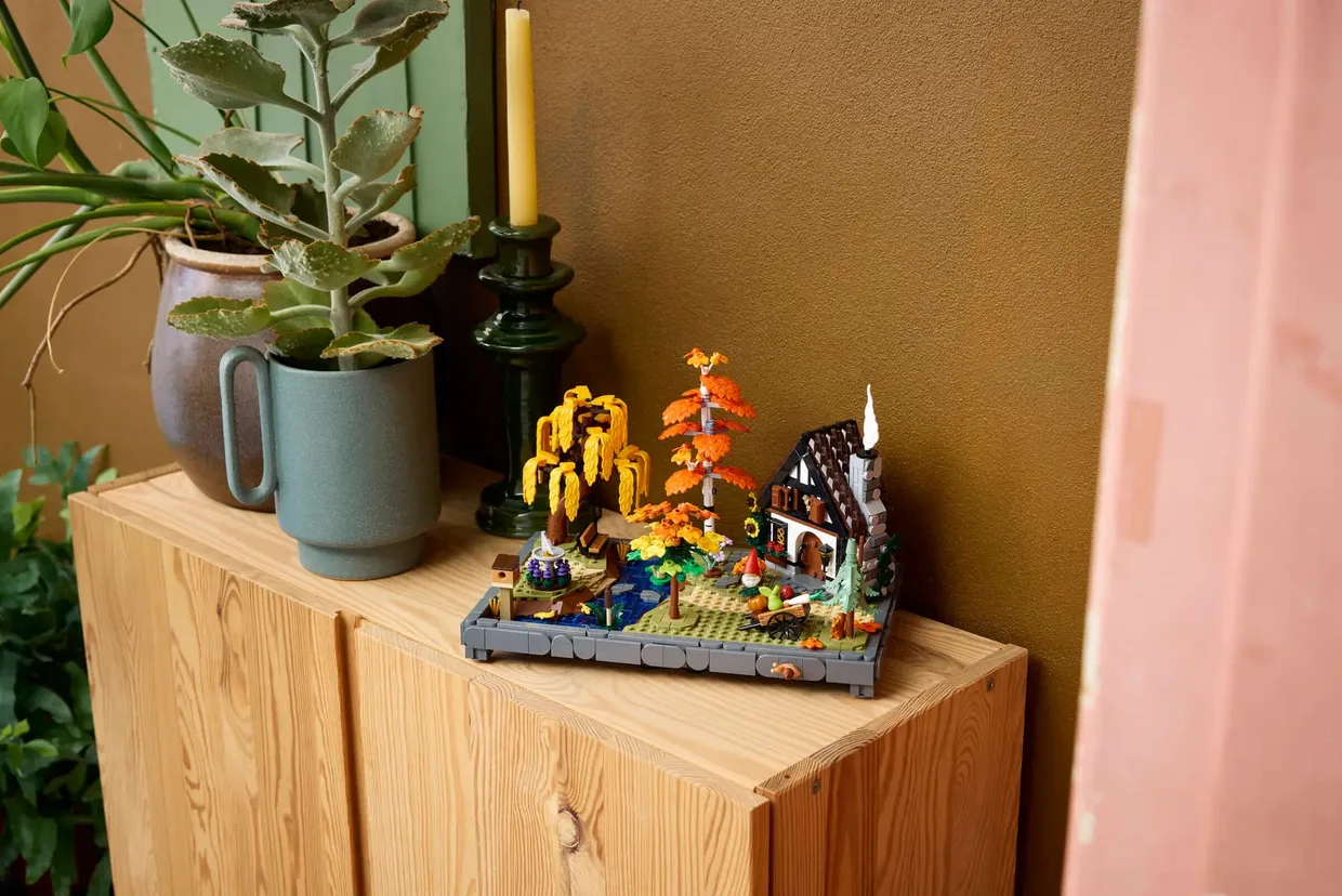 Конструктор LEGO Icons Осенний сад у коттеджа (11372) — фото 11