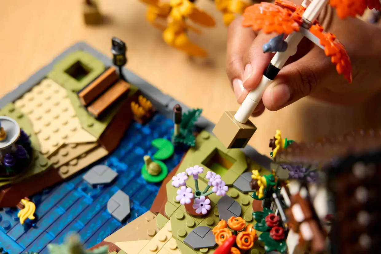 Конструктор LEGO Icons Осенний сад у коттеджа (11372) — фото 12