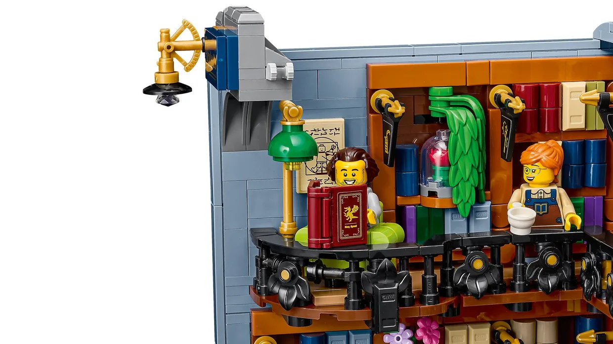 Конструктор LEGO Icons Книжная лавка: книжный уголок (11379) — фото 7