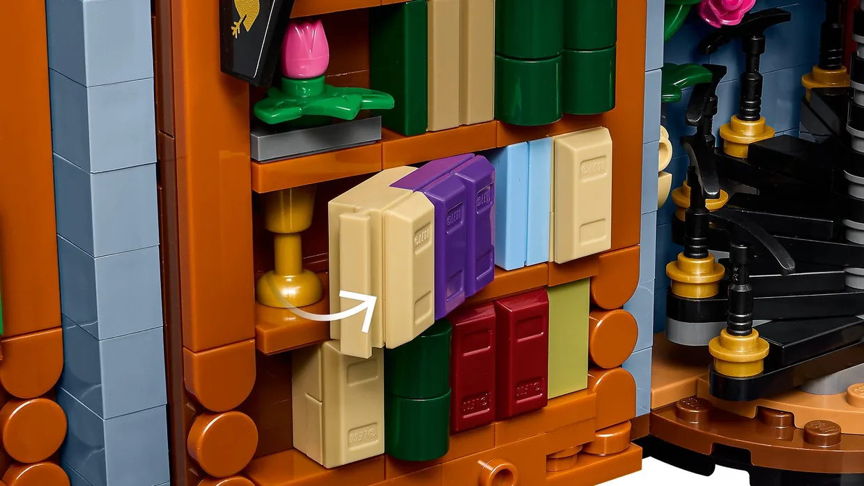 Конструктор LEGO Icons Книжная лавка: книжный уголок (11379) — фото 10