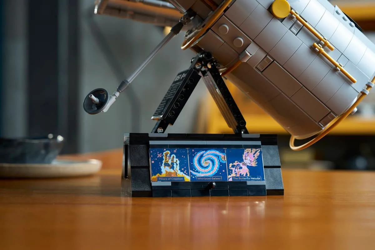 Конструктор LEGO Icons Космический телескоп «Хаббл» (11382) — фото 11