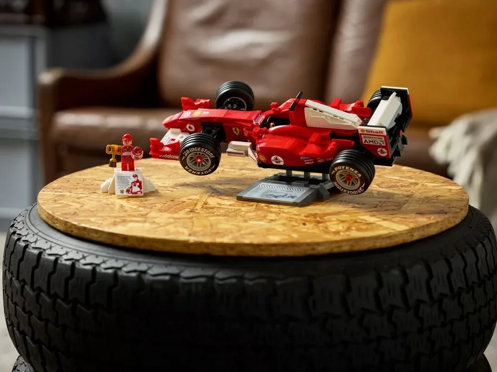 Конструктор LEGO Icons Ferrari F2004 і Міхаель Шумахер (11375) — фото 10