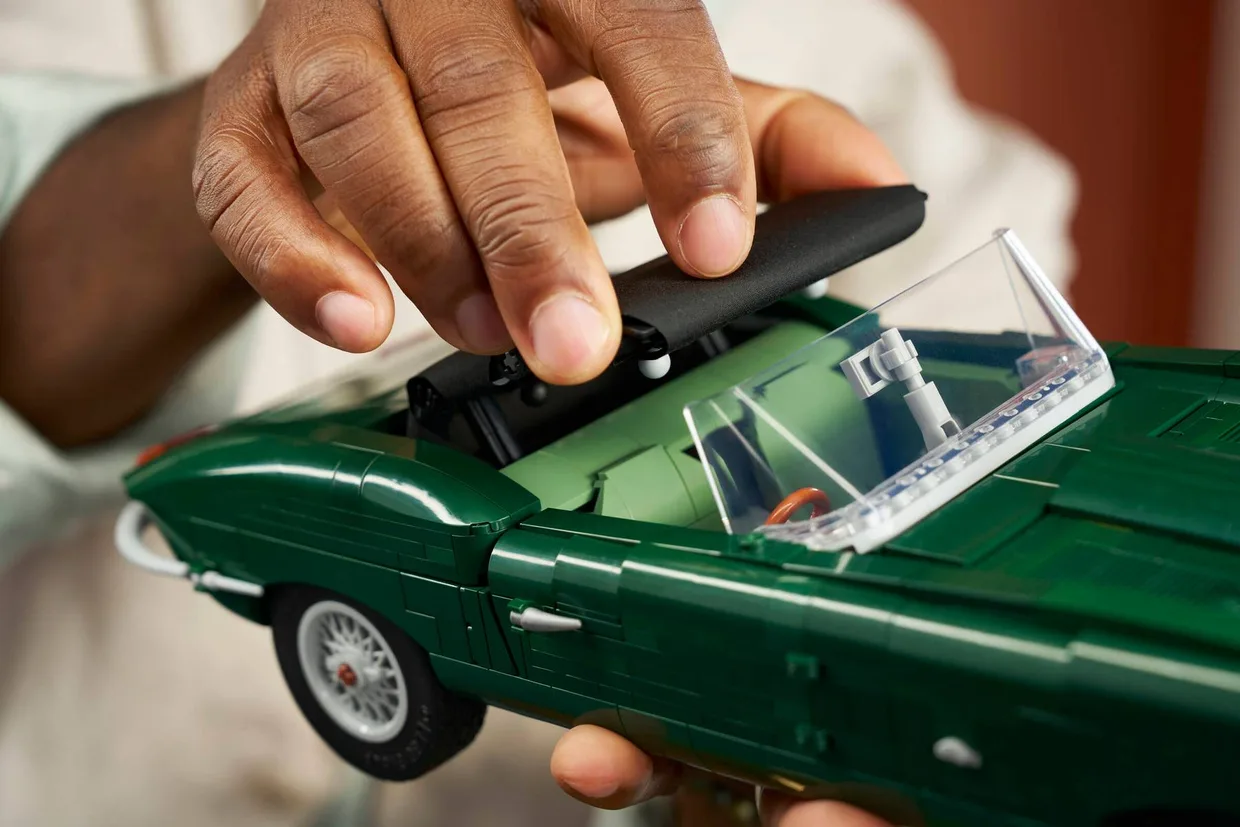 Конструктор LEGO Icons Jaguar E-Type (11381) — фото 13