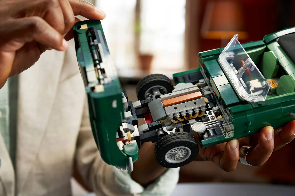 Конструктор LEGO Icons Jaguar E-Type (11381) — фото 18