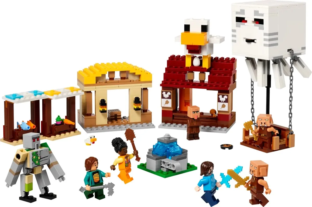 Конструктор LEGO Minecraft Нападение гаста-воздушного шара на деревню (21273)