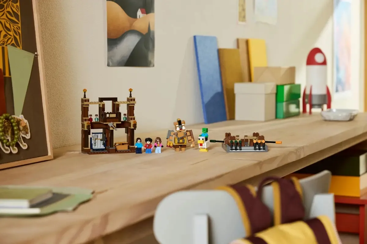 Конструктор LEGO Minecraft Бойцовский ринг в лесном особняке (21272) — фото 7