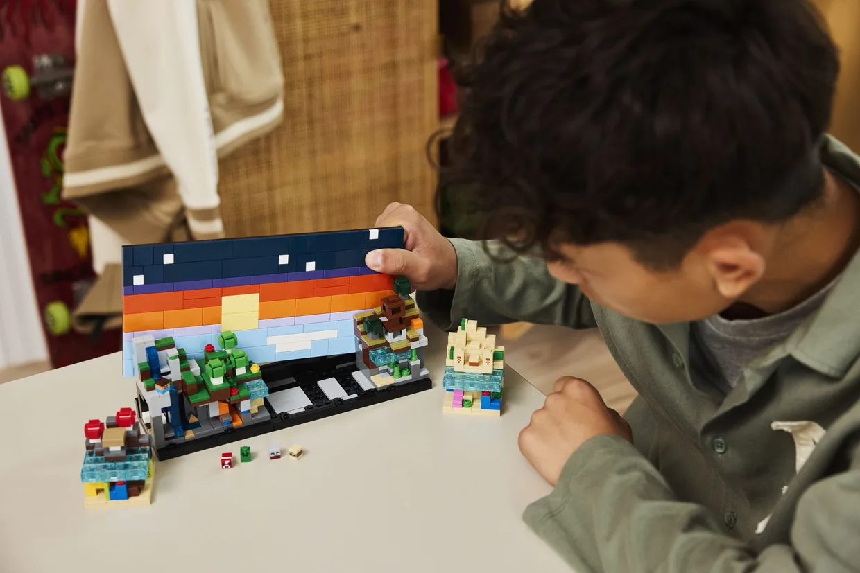 Конструктор LEGO Minecraft Минибиомы (21589) — фото 3