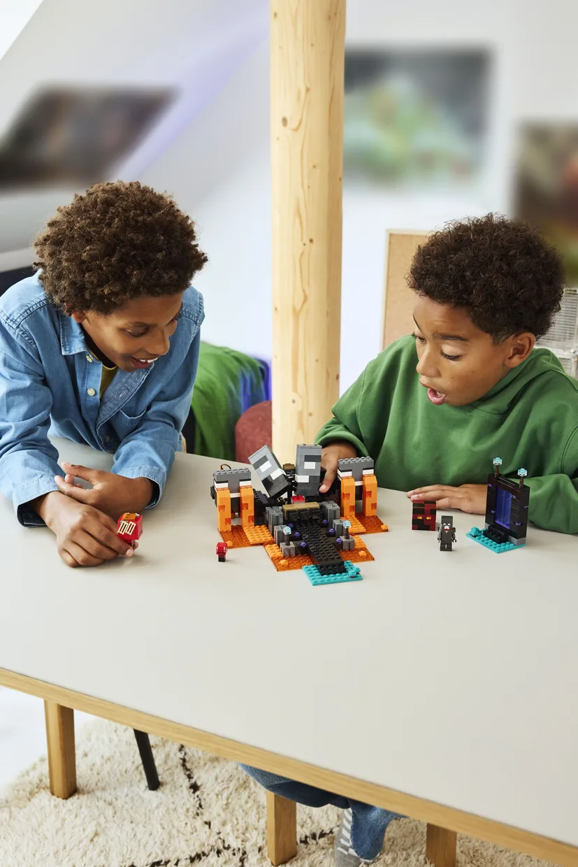Конструктор LEGO Minecraft Битва с Визером (21590) — фото 7