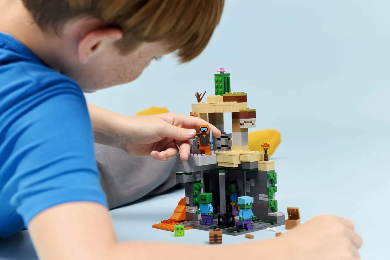 Конструктор LEGO Minecraft Підземелля зомбі (21587) — фото 8