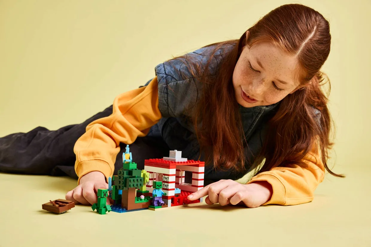 Конструктор LEGO Minecraft Дом из TNT в джунглях (21275) — фото 7