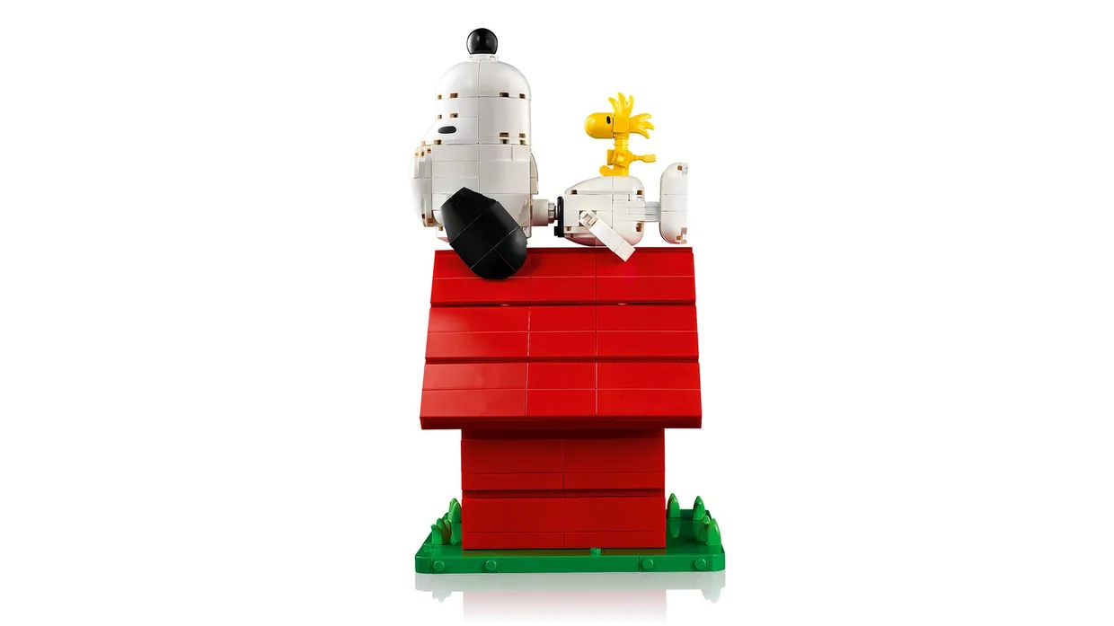 Конструктор LEGO Ideas Peanuts: будка Снупи (21368) — фото 6