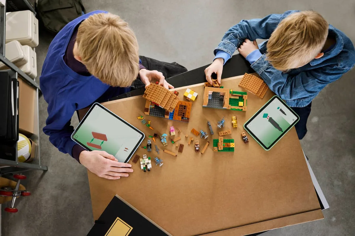 Конструктор LEGO Minecraft Нападение заклинателя на деревню (21596) — фото 10