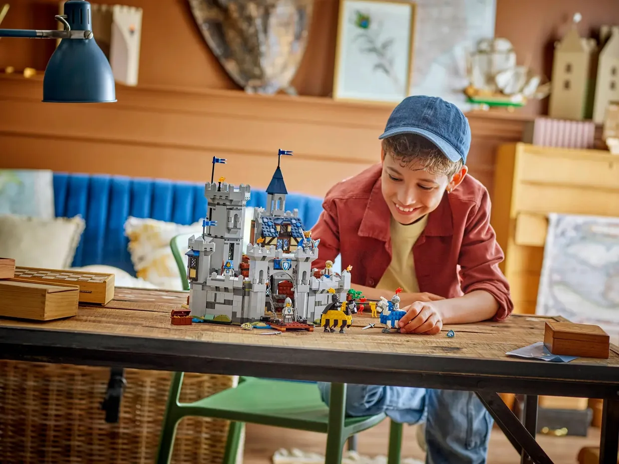 Конструктор LEGO Creator 3 в 1 Средневековый замок с рыцарем на коне (31168) — фото 8