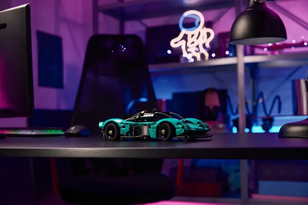 Конструктор LEGO Technic Aston Martin Valkyrie (42208) — фото 5