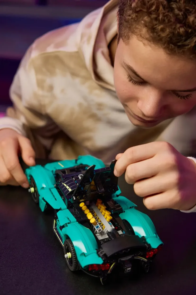 Конструктор LEGO Technic Aston Martin Valkyrie (42208) — фото 6