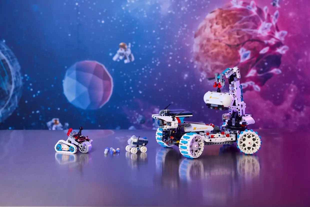 Конструктор LEGO Technic Луноход Lunar Outpost (42211) — фото 10