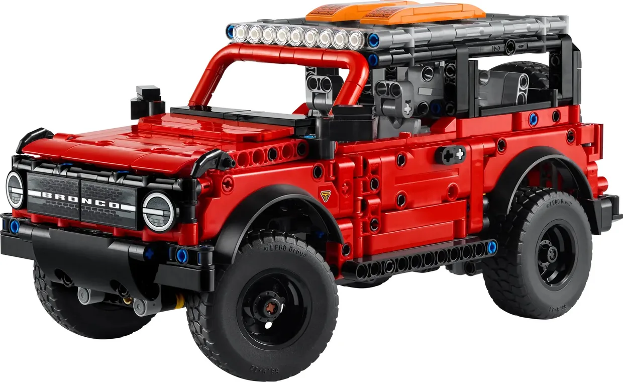 Конструктор LEGO Technic Внедорожник Ford Bronco (42213)