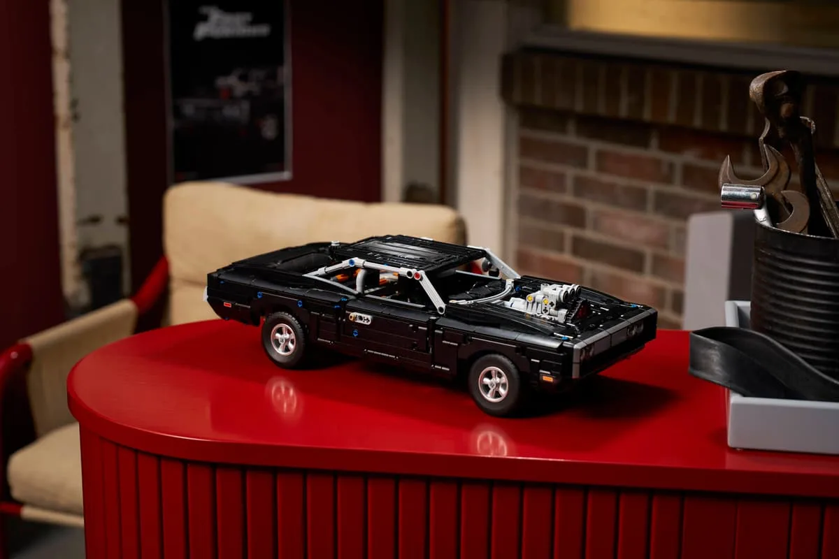 Конструктор LEGO Technic Форсаж: автомобіль Dodge Charger R/T (42231) — фото 7