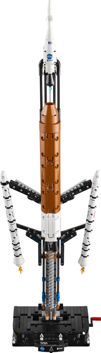 Конструктор LEGO Technic Ракета космической системы запуска NASA Artemis (42221)