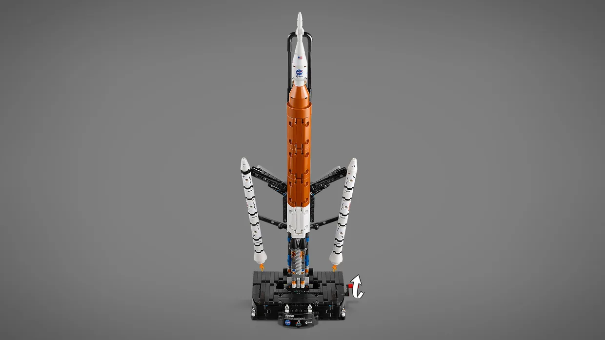 Конструктор LEGO Technic Ракета космической системы запуска NASA Artemis (42221) — фото 3