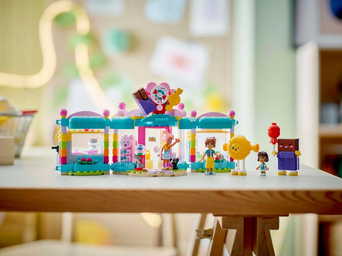 Конструктор LEGO Friends Цукерня Хартлейк-Сіті (42649) — фото 6