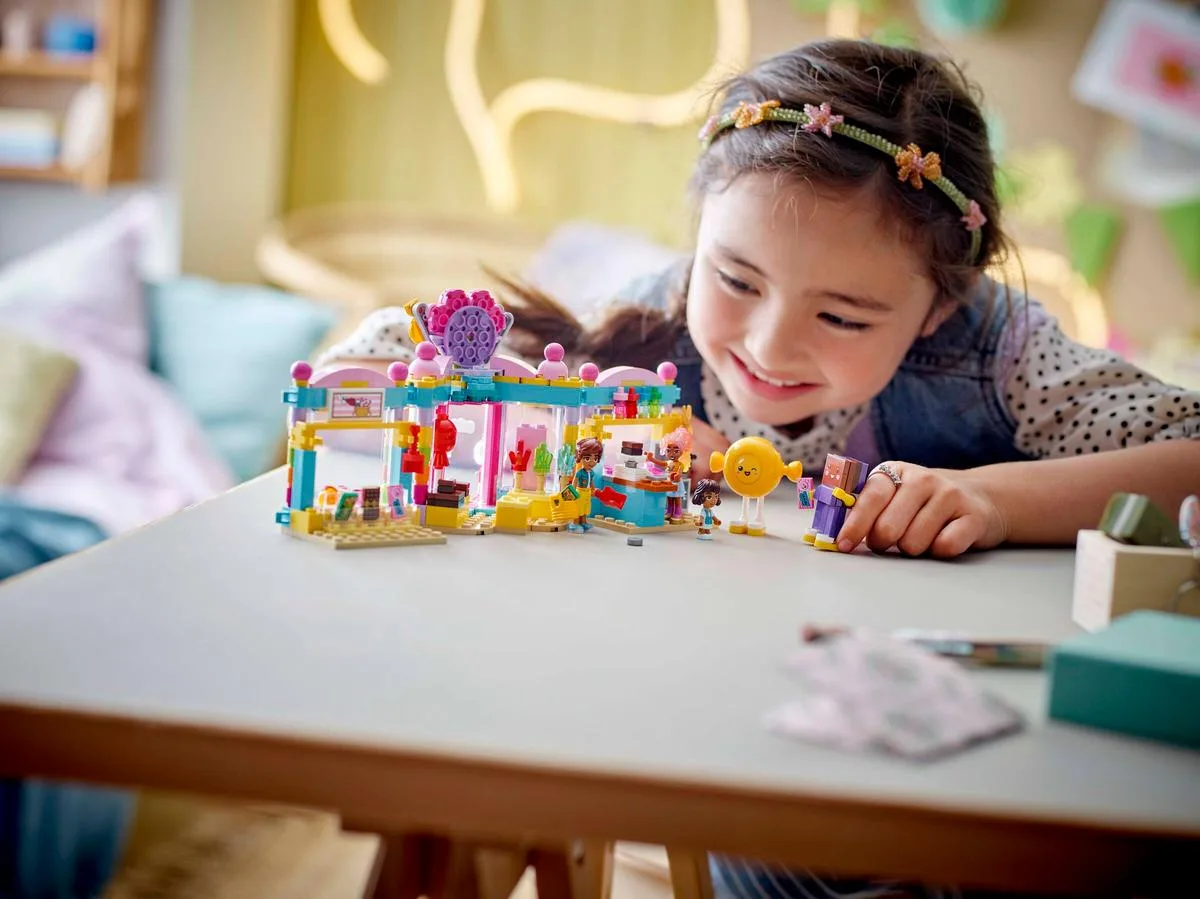 Конструктор LEGO Friends Цукерня Хартлейк-Сіті (42649) — фото 8