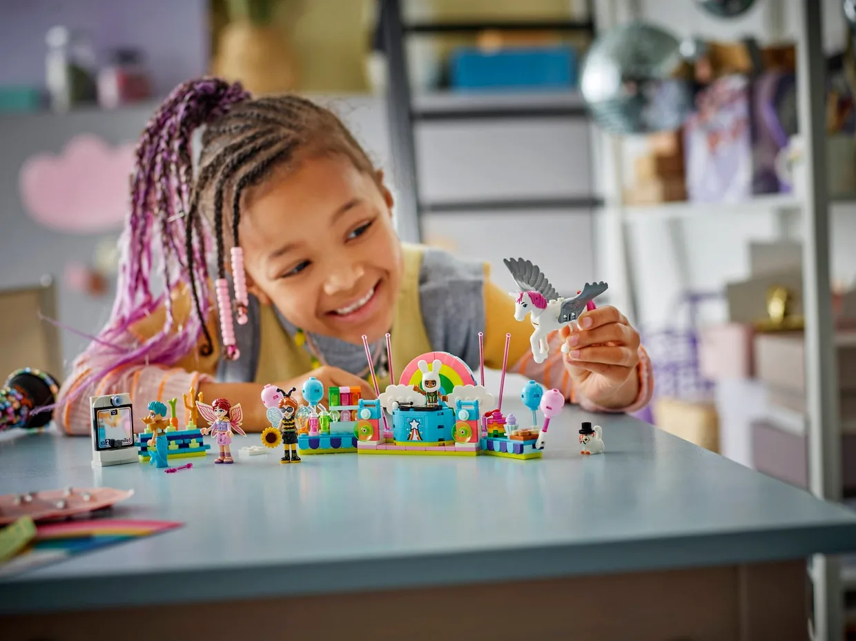 Конструктор LEGO Friends Костюмированная вечеринка с единорогом и феей (42661) — фото 6