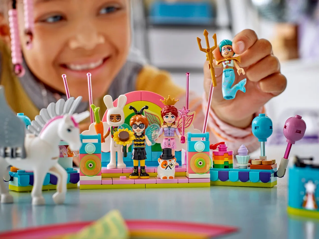 Конструктор LEGO Friends Костюмированная вечеринка с единорогом и феей (42661) — фото 7
