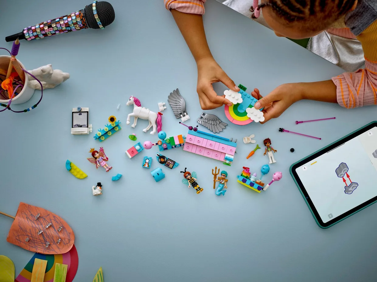 Конструктор LEGO Friends Костюмированная вечеринка с единорогом и феей (42661) — фото 9