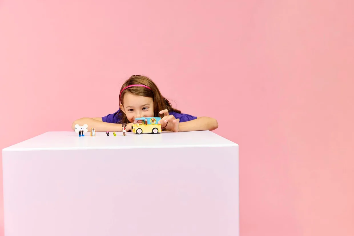 Конструктор LEGO Friends Фургон с аксессуарами для питомцев (42678) — фото 6