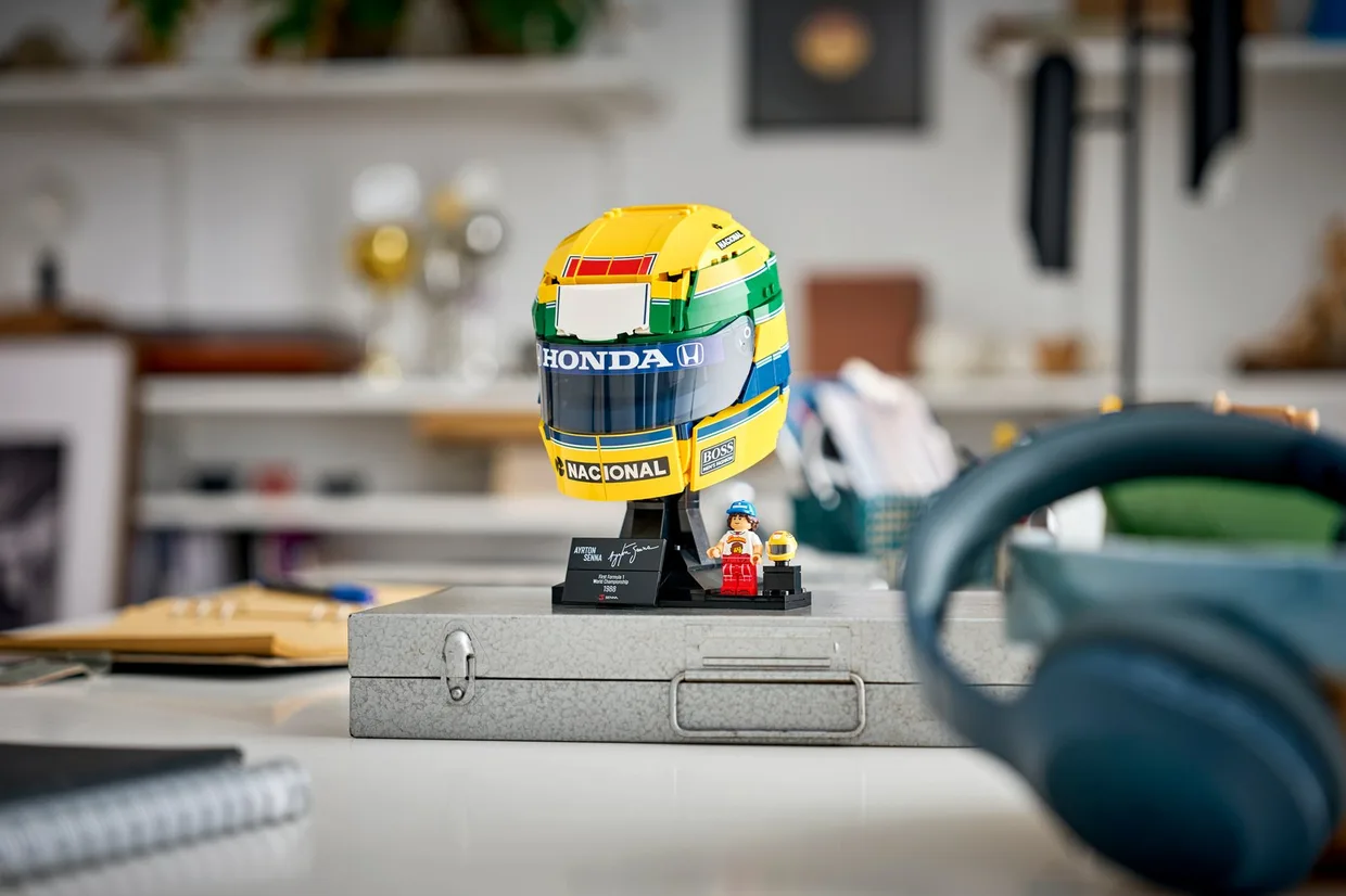 Конструктор LEGO Editions Formula 1 Шлем Айртона Сенны (43024) — фото 9