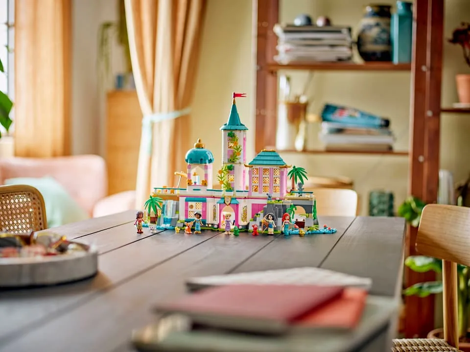 Конструктор LEGO Disney Princess Замок принцессы и королевские питомцы (43267) — фото 8