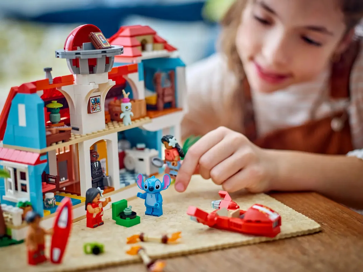 Конструктор LEGO Disney Пляжный дом Лило и Стича (43268) — фото 5