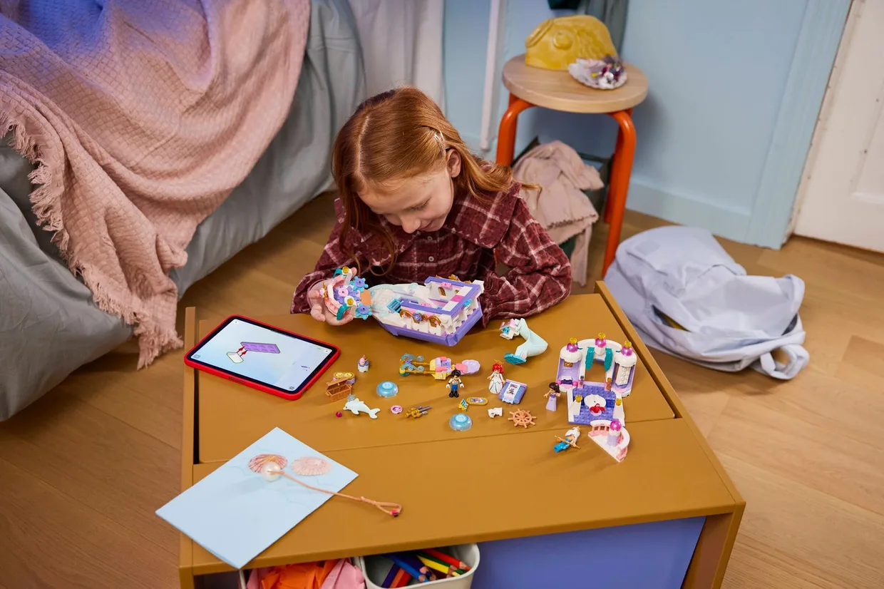 Конструктор LEGO Disney Princess Королівський весільний човен Аріель (43299) — фото 7