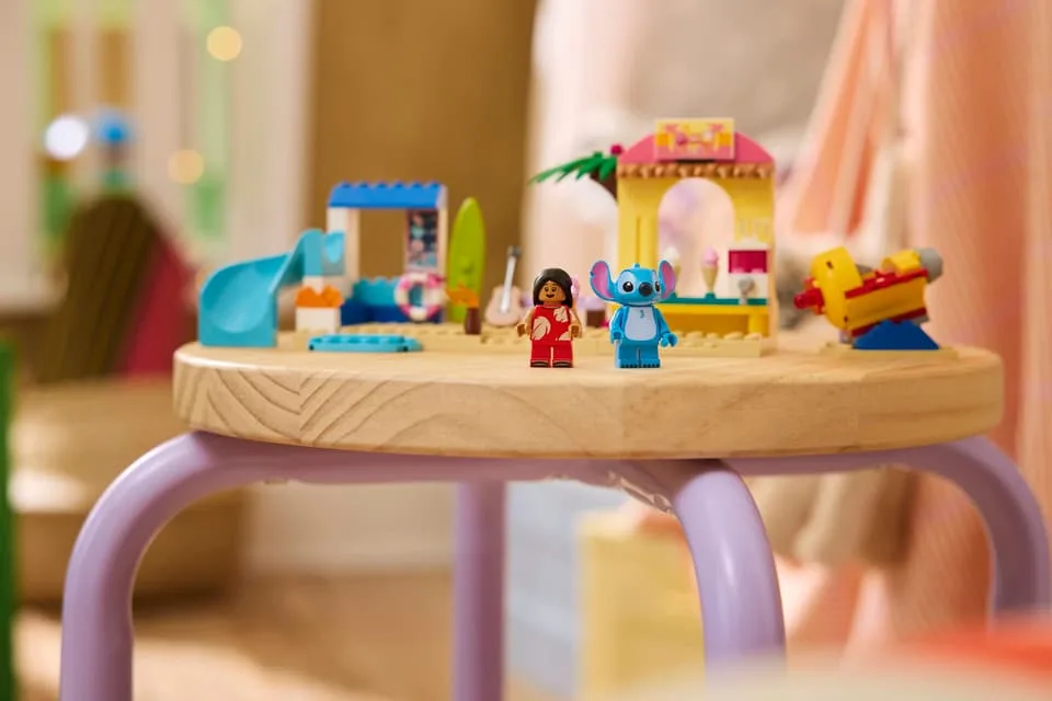 Конструктор LEGO Disney Веселощі на пляжі з Ліло і Стічем (43280) — фото 8