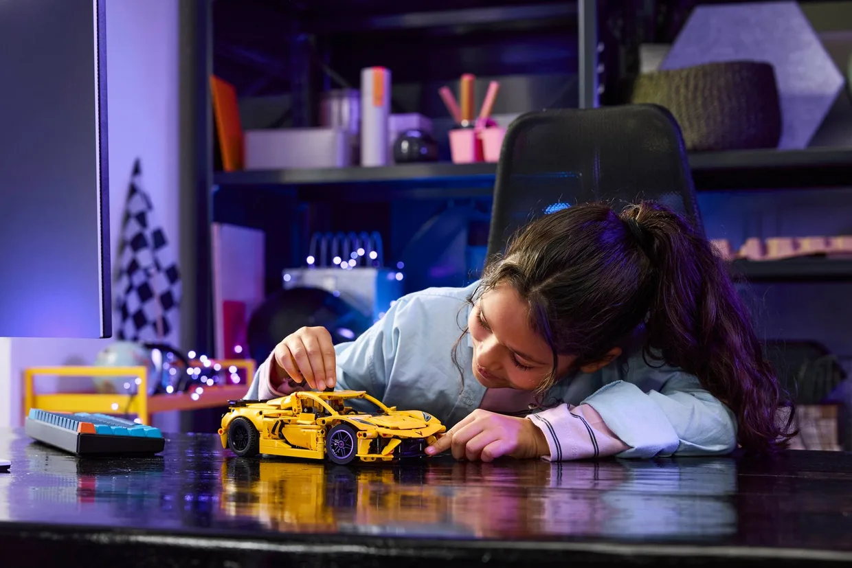 Конструктор LEGO Technic Chevrolet Corvette Stingray (42205) — фото 6
