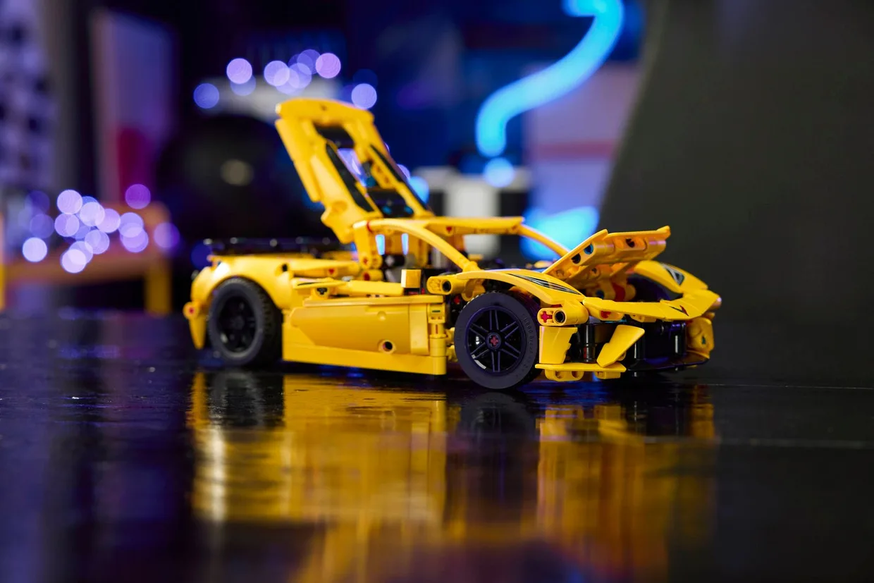 Конструктор LEGO Technic Chevrolet Corvette Stingray (42205) — фото 8